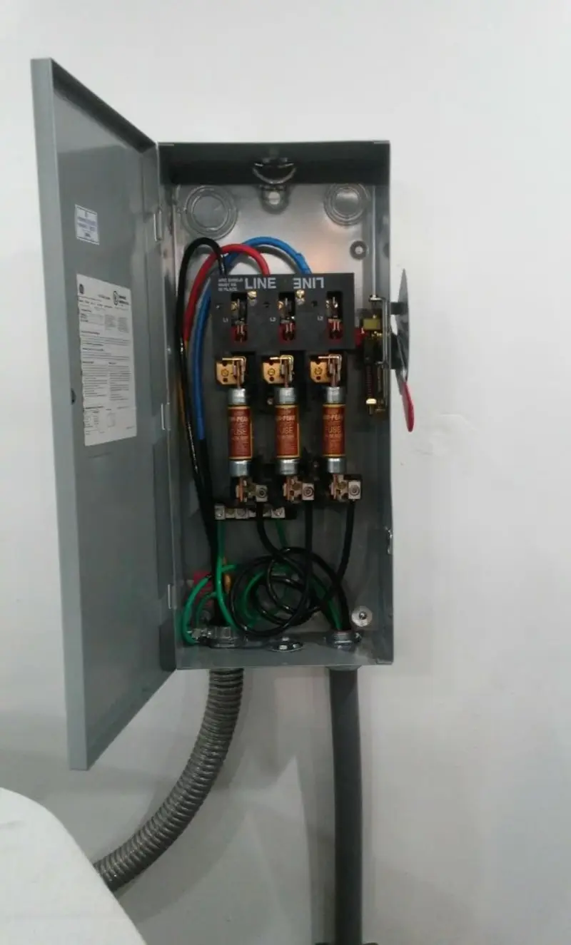 Three-phase disconnect switch installed for Electrical Wiring & Rewiring in Macon-Bibb County